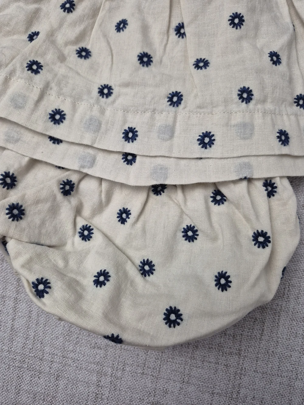 babyGAP Embroidered Floral Linen Blend Top & Diaper Cover Set 3-6M